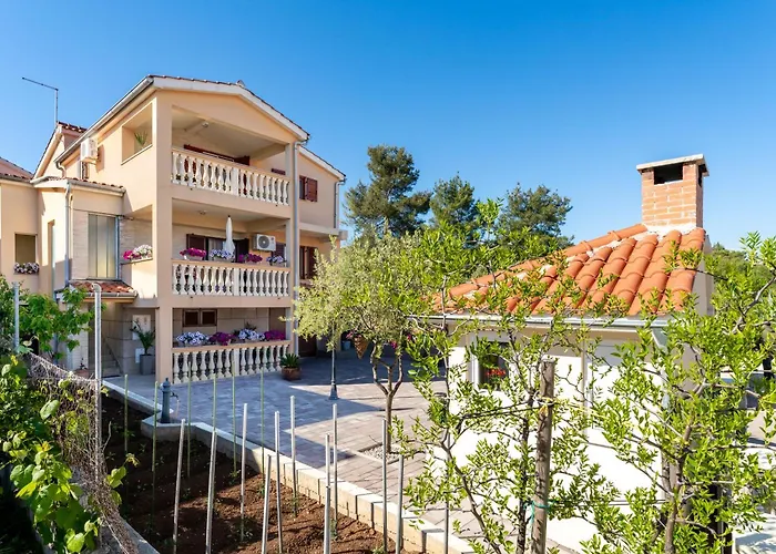 Apartman Dina