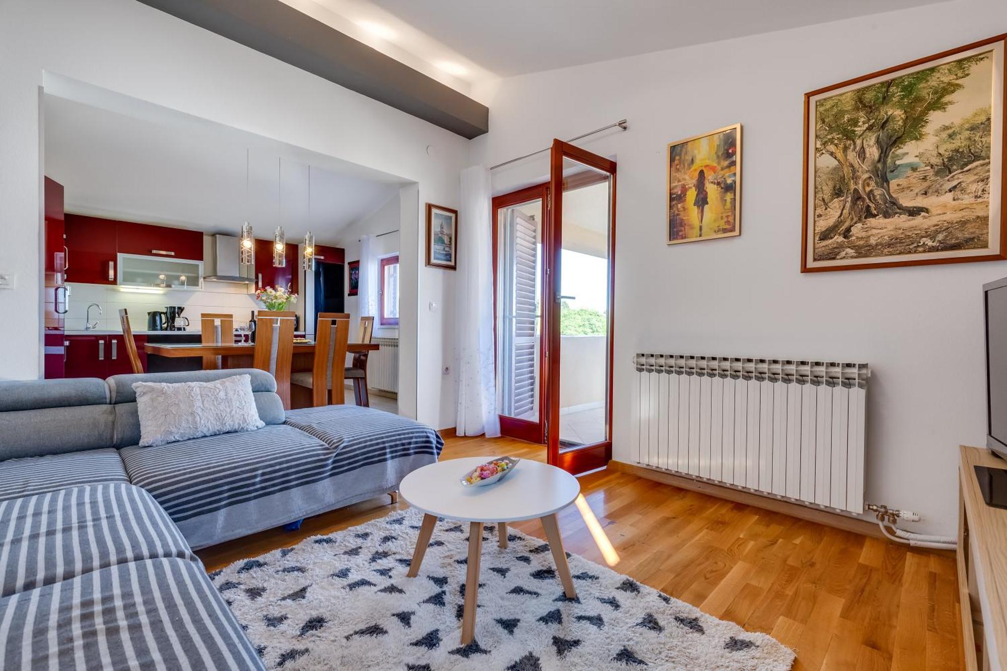 Apartment Dina *