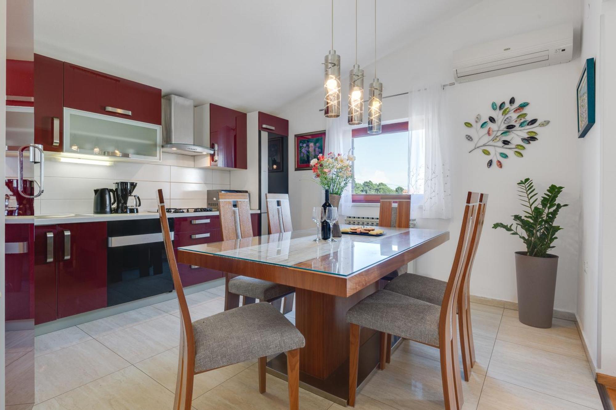 Dina Apartament
